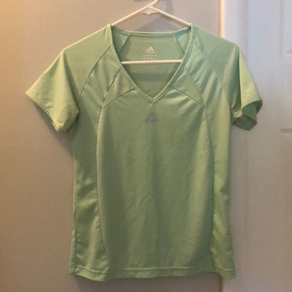 🎉 FLASH SALE🎉 Adidas T-shirt